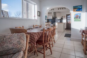 Maytree Cottage - 4 Bedroom Holiday Home - Tenby