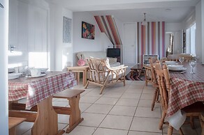 Maytree Cottage - 4 Bedroom Holiday Home - Tenby