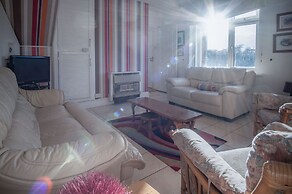 Maytree Cottage - 4 Bedroom Holiday Home - Tenby