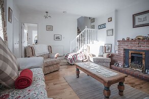 Maytree Cottage - 4 Bedroom Holiday Home - Tenby