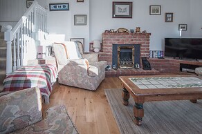 Maytree Cottage - 4 Bedroom Holiday Home - Tenby