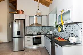 Irini Villa by Elrin Villas Mani