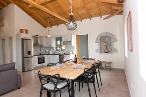 Irini Villa by Elrin Villas Mani