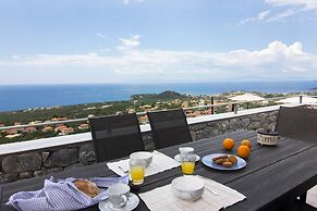 Irini Villa by Elrin Villas Mani