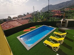 Apartments with Pool in Funchal