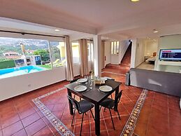Apartments with Pool in Funchal
