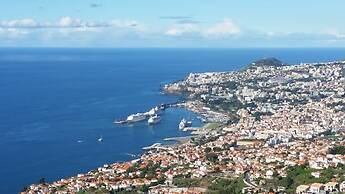 Apartments with Pool in Funchal
