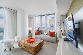 Stunning Condo, City Views