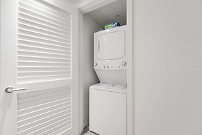 Stunning Condo, City Views