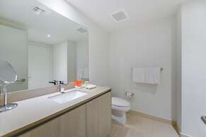 Stunning Condo, City Views