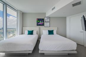 Stunning Condo, City Views