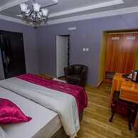 Doreen Grand Hotel & Suites