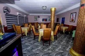 Doreen Grand Hotel & Suites