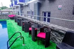 Doreen Grand Hotel & Suites