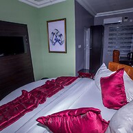 Doreen Grand Hotel & Suites