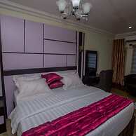 Doreen Grand Hotel & Suites