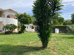 Captivating 1-bed Apartment, With a Nice Garden