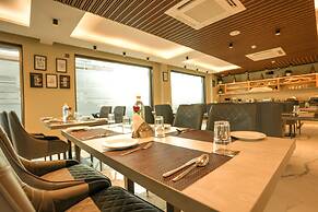 Hotel Rj - Managed by AHG