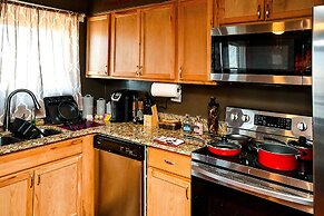 DTWN luxury condo 99 percent Walk score