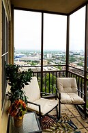 DTWN luxury condo 99 percent Walk score