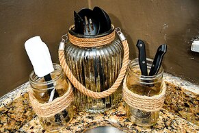 DTWN luxury condo 99 percent Walk score