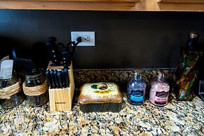 DTWN luxury condo 99 percent Walk score