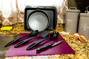 DTWN luxury condo 99 percent Walk score