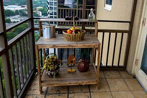 DTWN luxury condo 99 percent Walk score