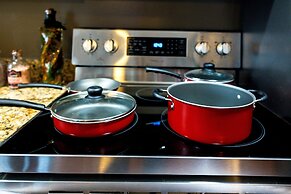 DTWN luxury condo 99 percent Walk score