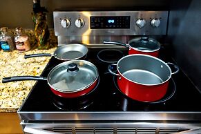 DTWN luxury condo 99 percent Walk score