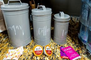 DTWN luxury condo 99 percent Walk score