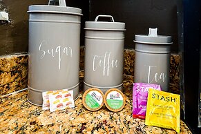 DTWN luxury condo 99 percent Walk score