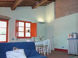 Apartment With Beautiful View in the Crete Senesi