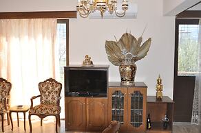 Anastasias House, Zipari