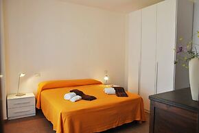 Red Roses Flat in a Semi-detached Villa