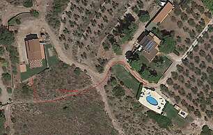 Red Roses Flat in a Semi-detached Villa