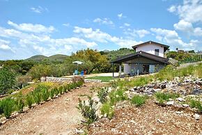 Red Roses Flat in a Semi-detached Villa