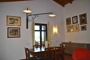 Red Roses Flat in a Semi-detached Villa