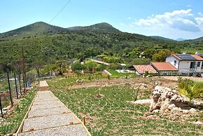 Red Roses Flat in a Semi-detached Villa