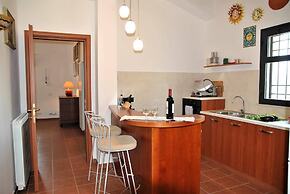 Red Roses Flat in a Semi-detached Villa