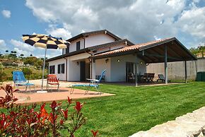 Red Roses Flat in a Semi-detached Villa