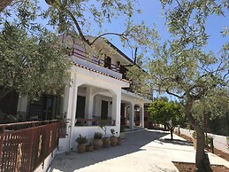 Countryside Villa With Private Pool