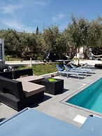 Countryside Villa With Private Pool