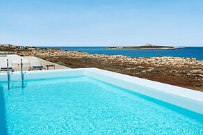 Villa Capo Passero is an Exclusive Villa With Swimming Pool