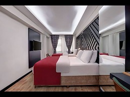 Room in Guest Room - Luxury Triple Room in Istanbul