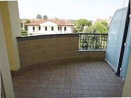 Apartment in Modern Residence With Swimming Pool - By Beahost Rentals