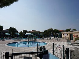 Apartment in Modern Residence With Swimming Pool - By Beahost Rentals