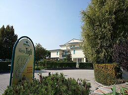 Apartment in Modern Residence With Swimming Pool - By Beahost Rentals