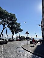 Apartment 200 m From Piazza del Plebiscito