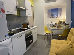 Apartment 200 m From Piazza del Plebiscito
